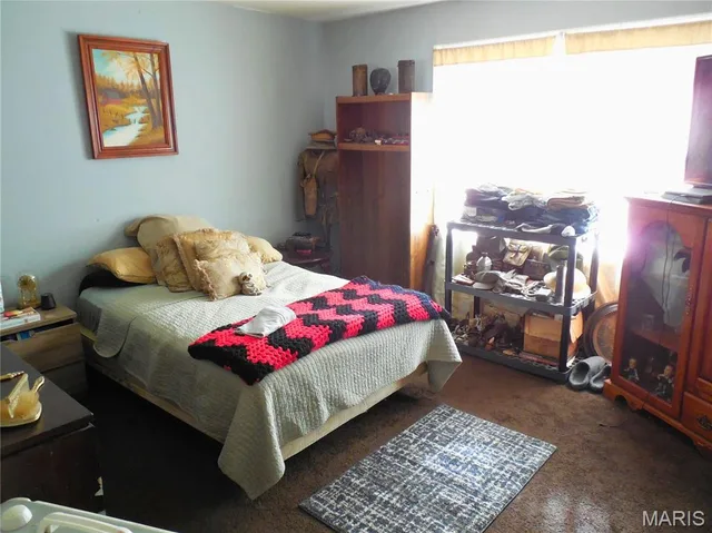 Primary bedroom — 1503 W Springfield Street St James Missouri real estate