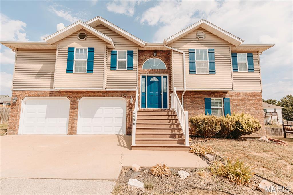 22961 Revelation Road Waynesville Missouri 4 bedroom 3 bathroom home for sale listed at $274,900