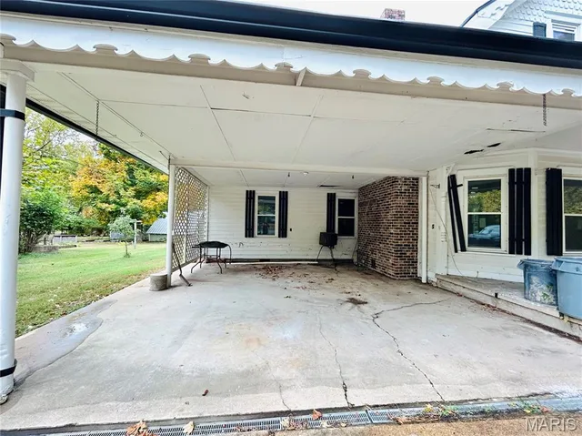 Living room — 509 S Jefferson Street St James Missouri real estate