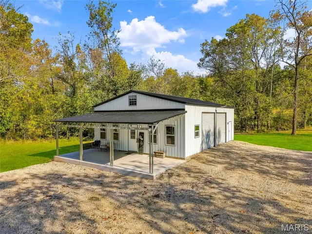 Front exterior — 19550 State Highway U Warrenton Missouri real estate