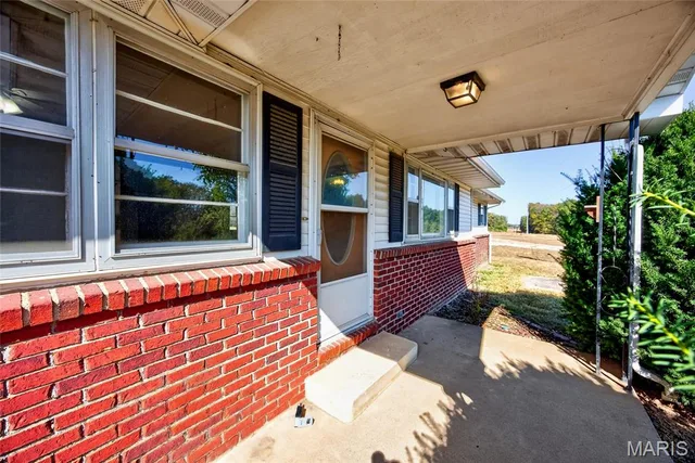 Kitchen — 151 Watkins Ford Road Iberia Missouri real estate