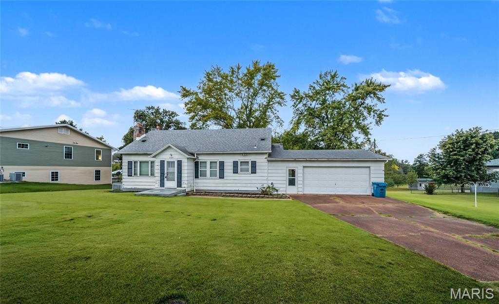 1105 Vienna Rolla Road Vienna Missouri 3 bedroom 3 bathroom home for sale listed at $175,000