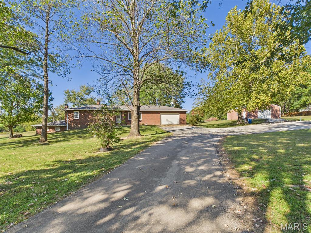 5091 Highway M Poplar Bluff Missouri 5 bedroom 3 bathroom home for sale listed at $349,900
