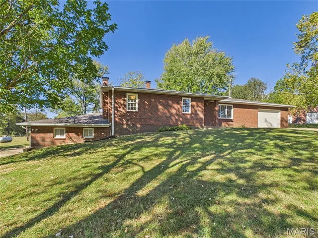 Primary bedroom — 5091 Highway M Poplar Bluff Missouri real estate