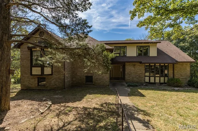 Front exterior — 7327 Woods Road Hillsboro Missouri real estate