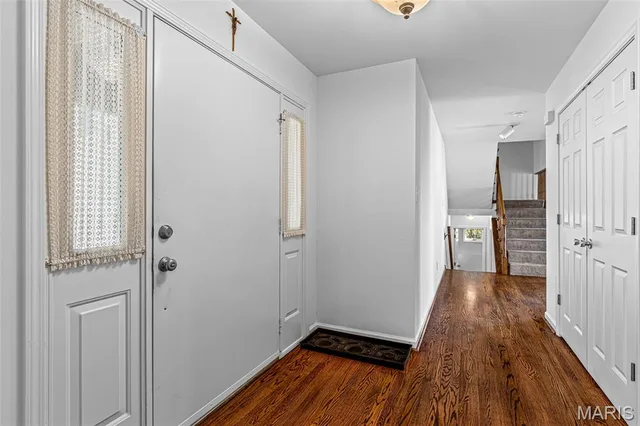 Primary bedroom — 7327 Woods Road Hillsboro Missouri real estate