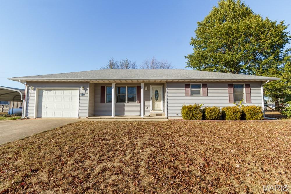 1123 Howard Drive Lebanon Missouri 3 bedroom 2 bathroom home for sale listed at $215,000