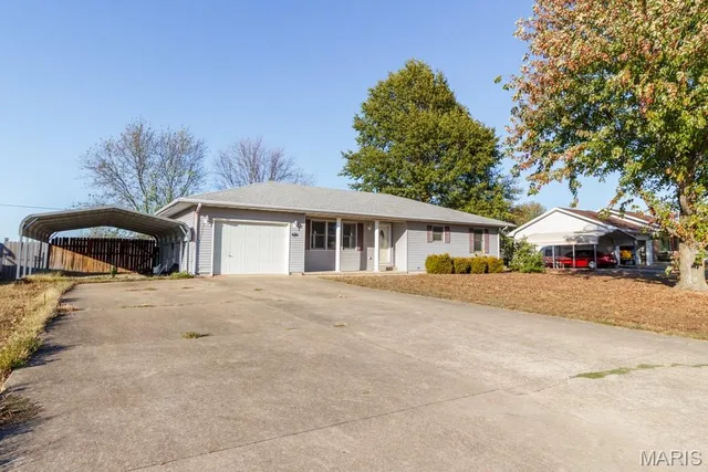 Front exterior — 1123 Howard Drive Lebanon Missouri real estate