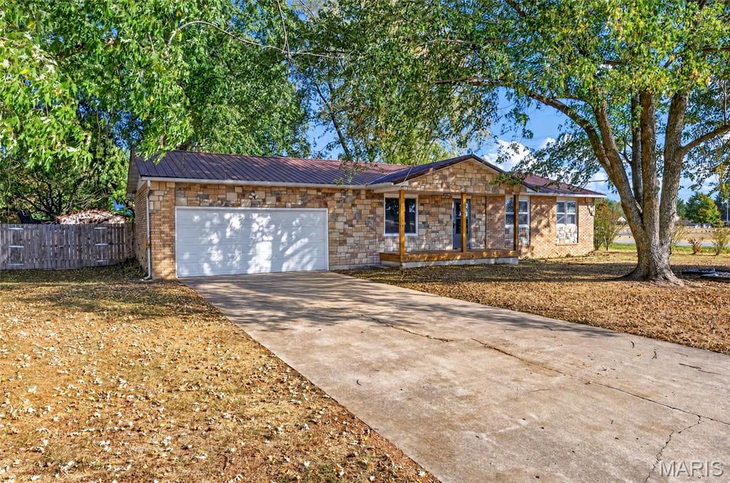 2096 HIGHLAND Street Lebanon Missouri 3 bedroom 2 bathroom home for sale listed at $199,900