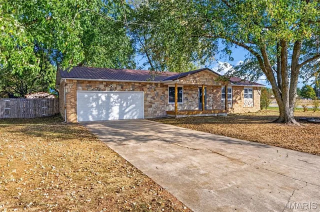 2096 HIGHLAND Street, Lebanon MO