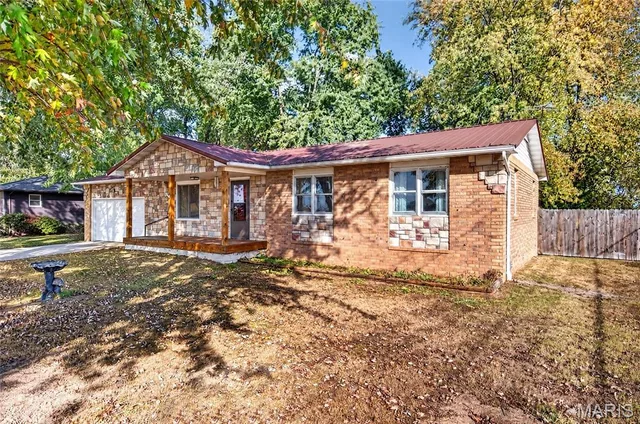 Front exterior — 2096 HIGHLAND Street Lebanon Missouri real estate