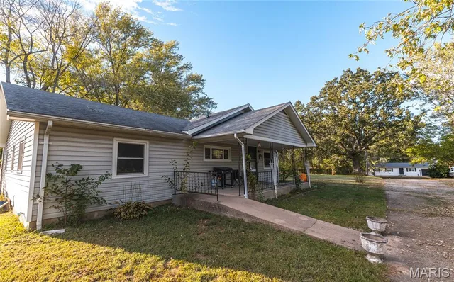 Front exterior — 730 W Washington Street St James Missouri real estate