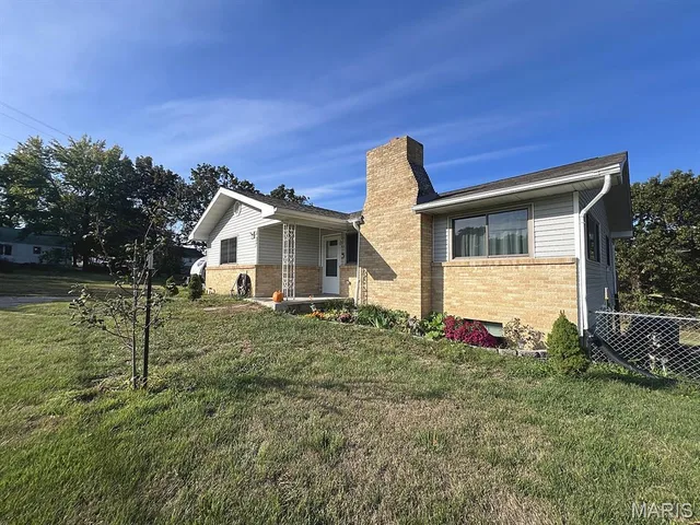 Front exterior — 407 Lee Avenue Richland Missouri real estate