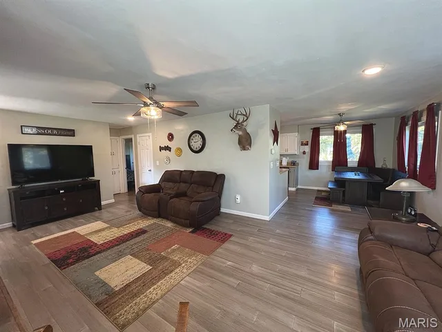 Kitchen — 407 Lee Avenue Richland Missouri real estate