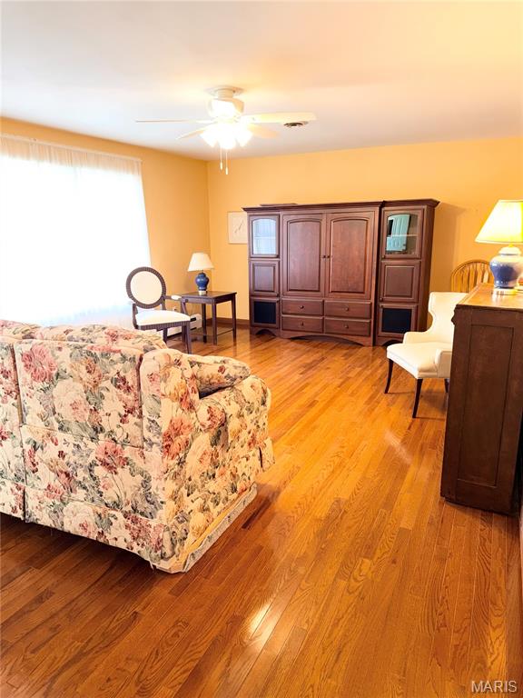 Living room — 903 Parkwood Drive Rolla Missouri real estate