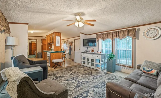Primary bedroom — 17090 County Road 8260 Rolla Missouri real estate