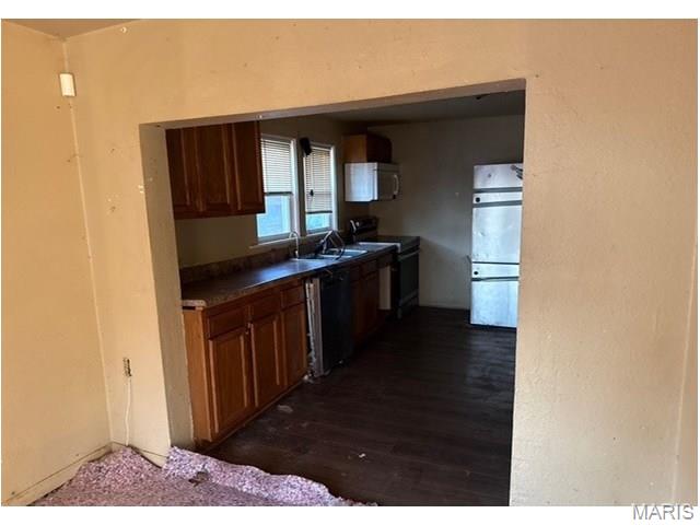 Kitchen — 489 Miller Street Lebanon Missouri real estate