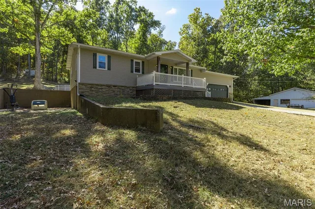 Kitchen — 8076 T Highway Fredericktown Missouri real estate
