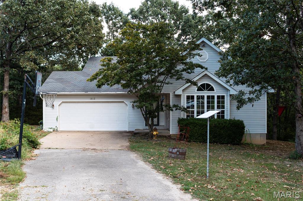 1512 Red Oak Drive Rolla Missouri 2 bedroom 2 bathroom home for sale listed at $225,000