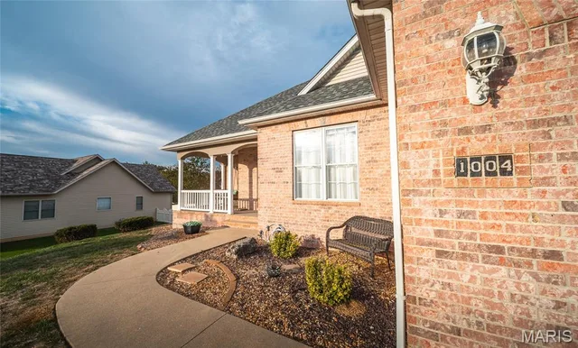 Front exterior — 1004 Grandsir Avenue Rolla Missouri real estate