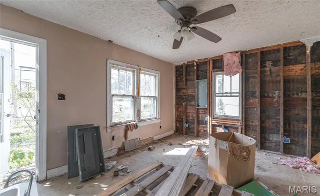Living room — 310 E 5th Street Dixon Missouri real estate