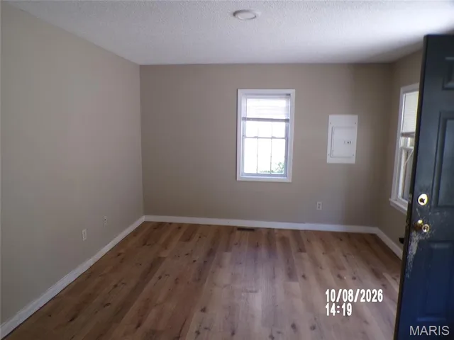 Living room — 401 Highway 17 Waynesville Missouri real estate