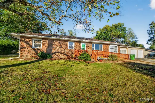 Primary bedroom — 589 Basswood Drive Rolla Missouri real estate