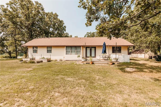 Front exterior — 507 E 10th Street Dixon Missouri real estate