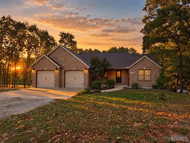 2362 Highway C, Bourbon MO