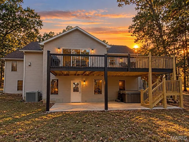Primary bedroom — 2362 Highway C Bourbon Missouri real estate