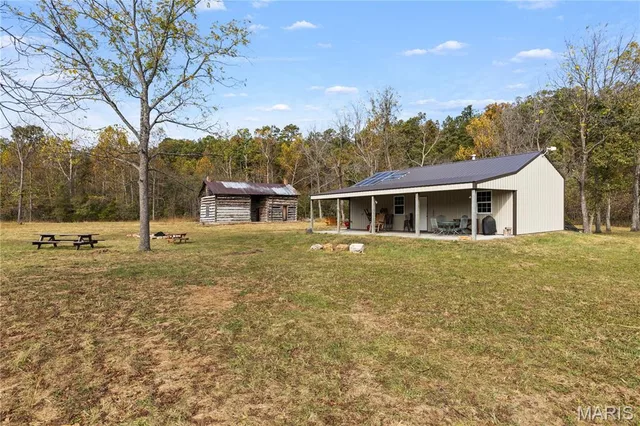 Living room — 00 Dry Gulch Rd Road Richwoods Missouri real estate