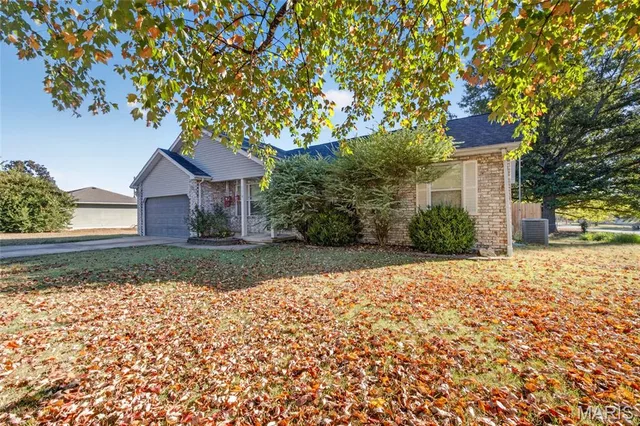 Front exterior — 1540 Dara Drive Lebanon Missouri real estate