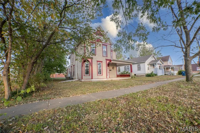 Kitchen — 446 N Madison Avenue Lebanon Missouri real estate