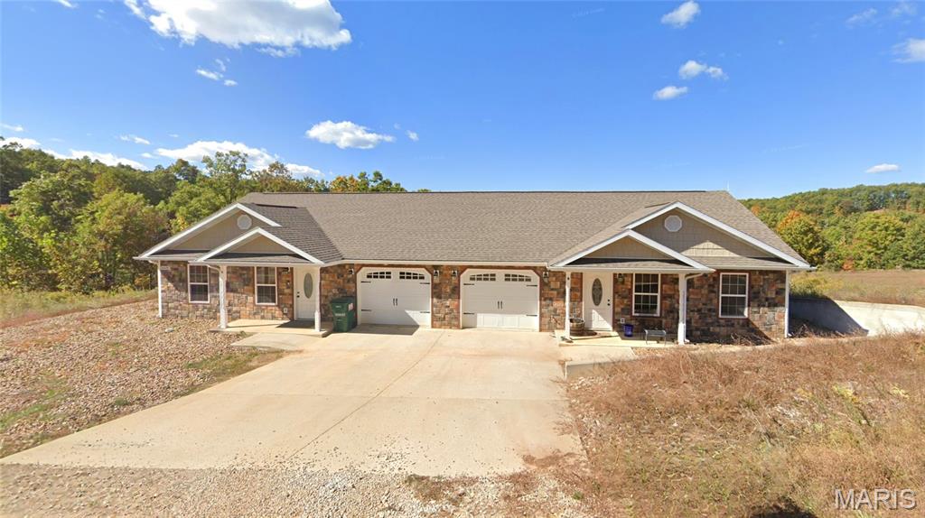 21028 Halifax Drive St Robert Missouri home for sale listed at $304,900