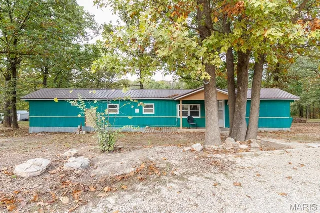 31000 Nodaway Drive, Lebanon MO