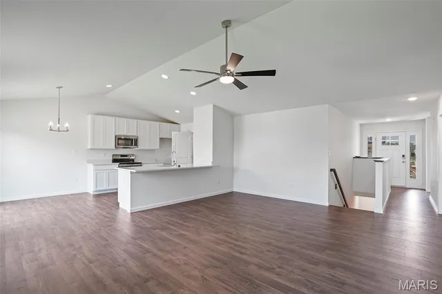 Living room — 2341 Castle Hill Drive Rolla Missouri real estate