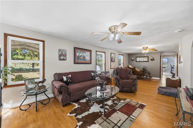 Primary bedroom — 5529 State Road Y Hillsboro Missouri real estate