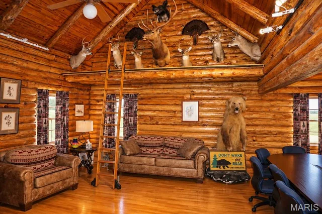 Primary bedroom — 11000 11010 Dillon Outer Road Rolla Missouri real estate