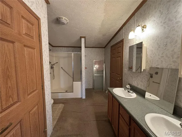 Primary bedroom — 201 W Page Street Vandalia Missouri real estate