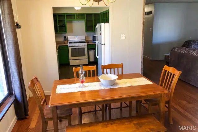 Kitchen — 37230 Highway 21 Lesterville Missouri real estate
