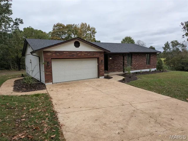 542 Hwy O, Cuba MO