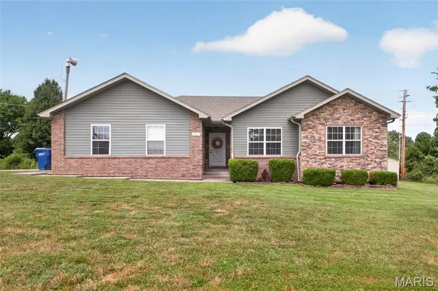 Front exterior — 327 Keller Drive Lebanon Missouri real estate