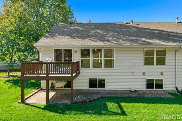 Primary bedroom — 36 N Trumbull Circle St Charles Missouri real estate