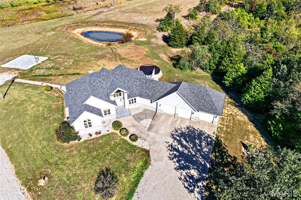31320 OSLO Drive Lebanon Missouri 6 bedroom 5 bathroom home for sale listed at $610,000
