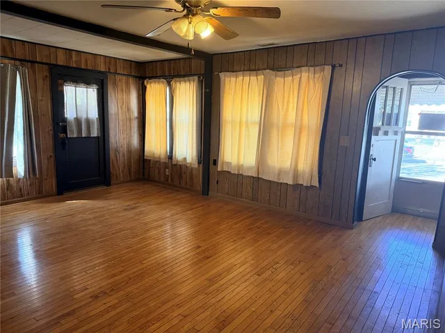 Primary bedroom — 486 N Jackson Avenue Lebanon Missouri real estate