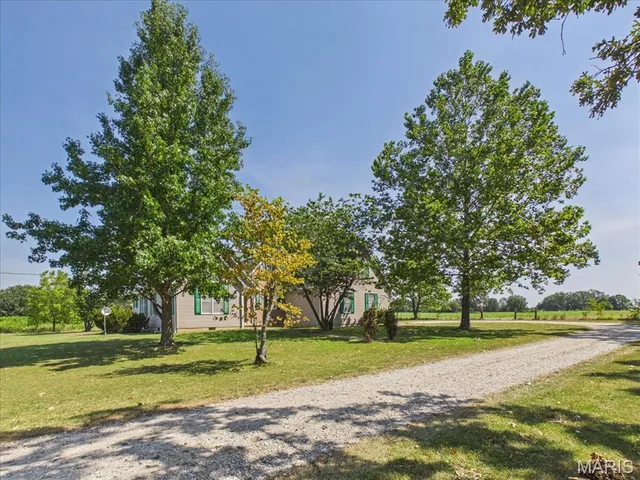Primary bedroom — 13002 Shafer Road Licking Missouri real estate