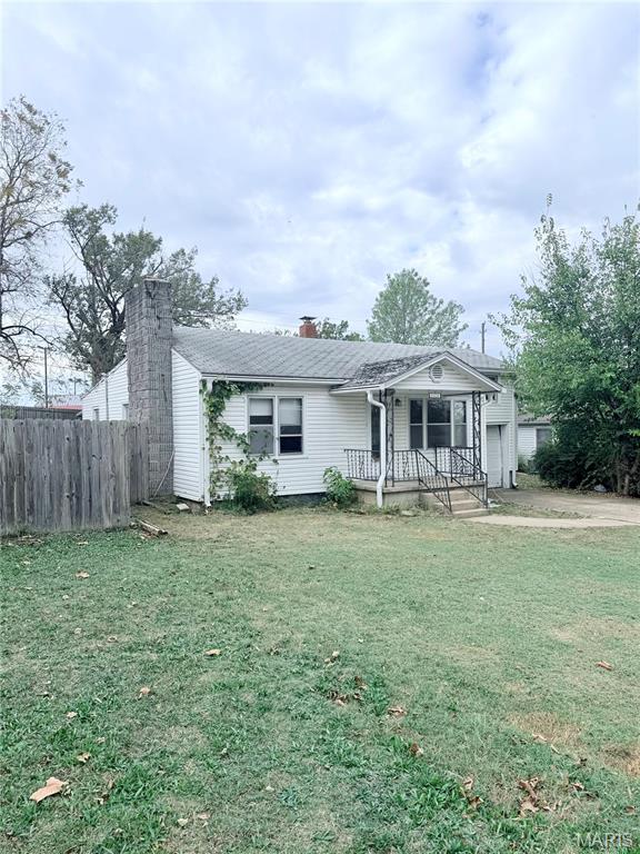 Front exterior — 106 Cedar Crest Drive Lebanon Missouri real estate