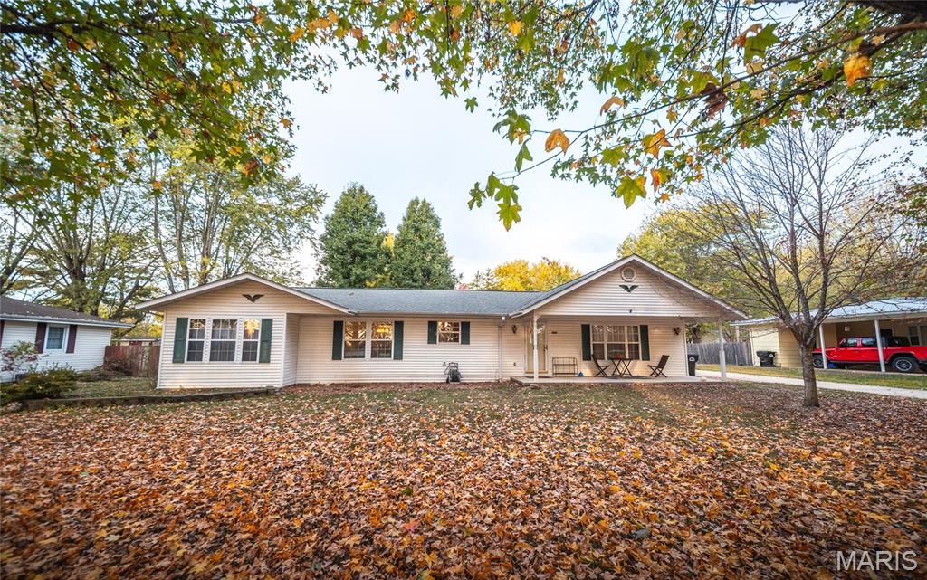 609 N Charles Avenue St James Missouri 3 bedroom 2 bathroom home for sale listed at $225,000