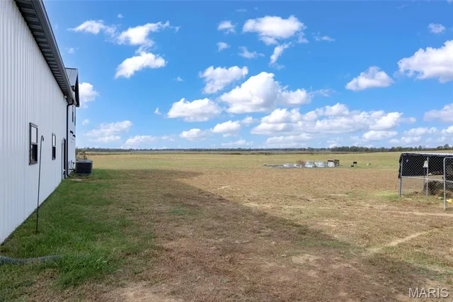 Primary bedroom — 821 County Highway 514 Sikeston Missouri real estate