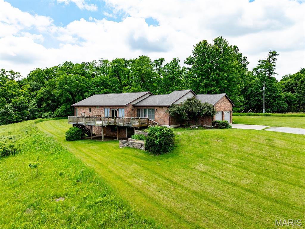 61419 Crooked Creek Place New London Missouri 4 bedroom 3 bathroom home for sale listed at $679,500